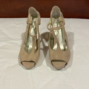GUESS | T-Strap heels | size 6 1/2